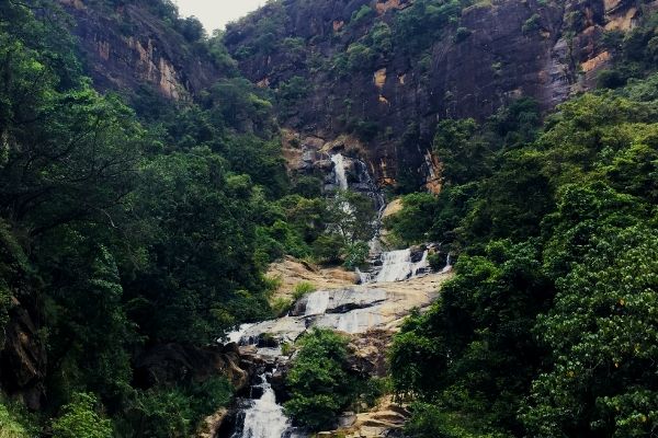 ella ravana waterfall sri lanka